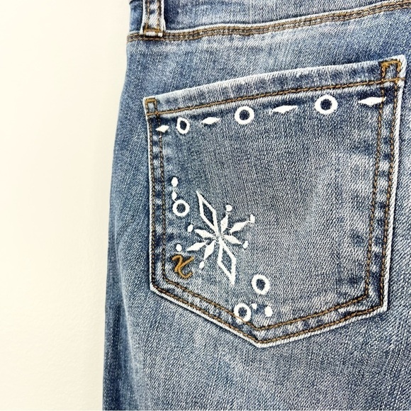 Kut from the Kloth Reese ankle straight cropped eyelet embroidered raw jeans 0 - Picture 5 of 15